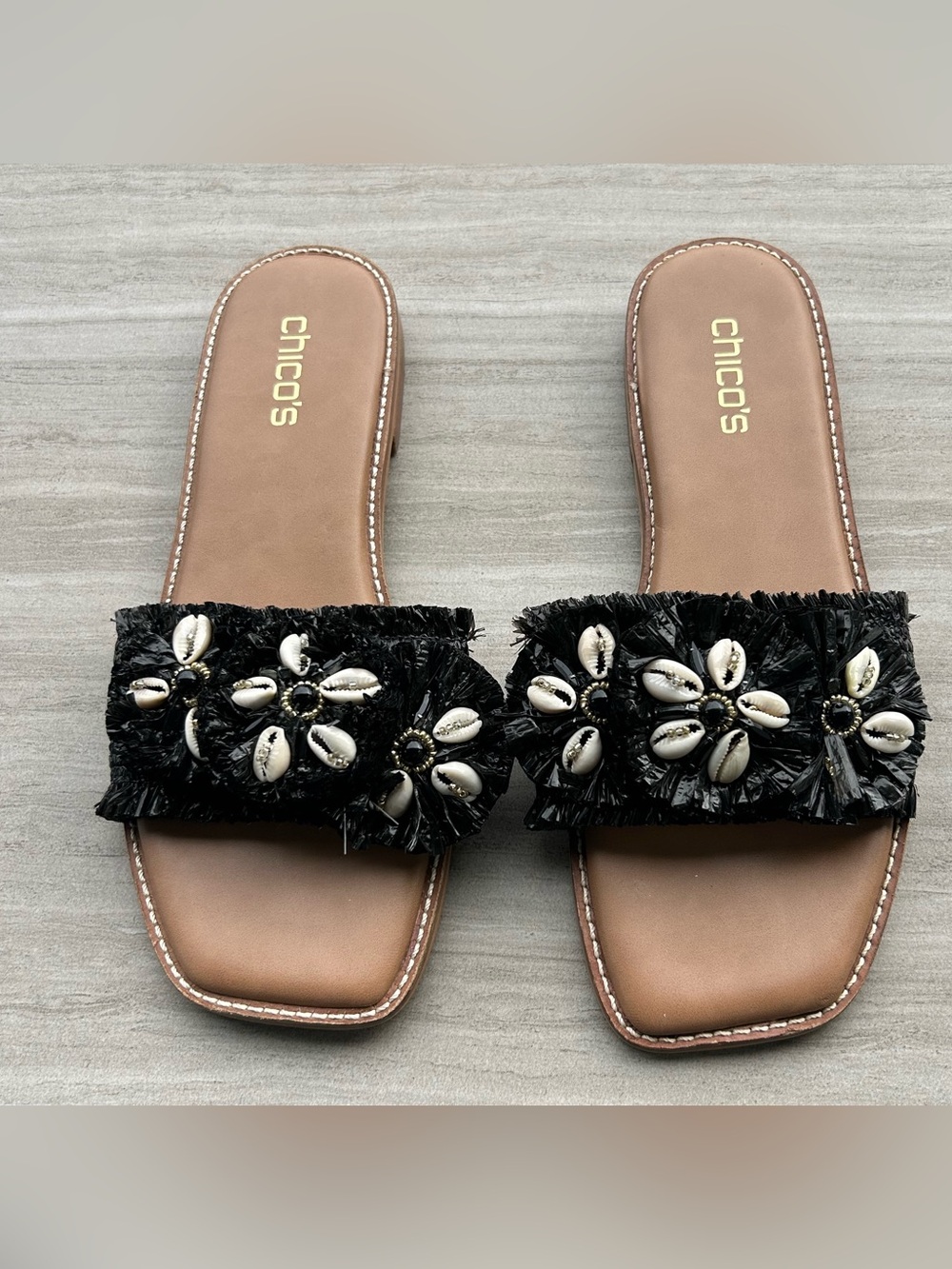 Chico’s Boho Black Seashell Slide Sandals Size 10 Raffia Glass Beads Beach Life